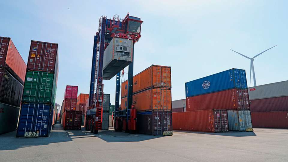 Bisher gibt es insgesamt 18 Hybrid-VC auf dem HHLA Container Terminal Tollerort in Hamburg.