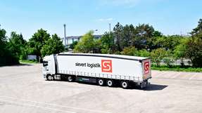 Die Sievert Logistik SE modernisiert ihren Fuhrpark mit 29 kraftstoff- und CO2-sparenden Ecoflex-Aufliegern von Schmitz Cargobull.