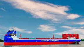 Die Reederei Cosco setzt künftig zwei 700 TEU-Schiffe auf dem chinesischen Jangtsee-Fluss und den küstennahen Gewässern ein, die elektrisch angetrieben werden.