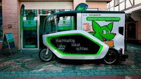 Um die Letzte Meile möglichst emissionsfrei zu gestalten, hat das Unternehmen ein Micro-Hub und Paketshop in der Göttinger Innenstadt und beliefert weitestgehends mit E-Bikes.