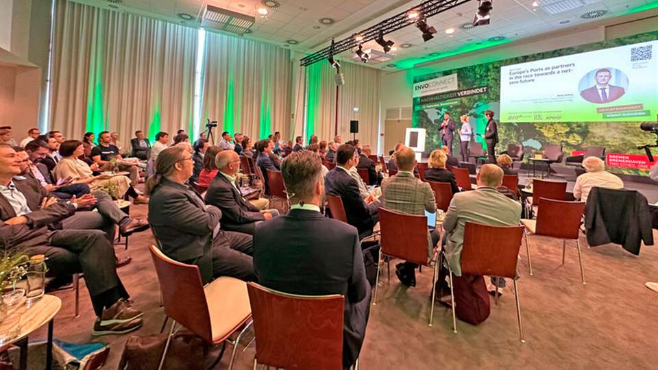 Rund 100 Personen nahmen an der ersten Envoconnect-Konferenz in Bremerhaven teil.
