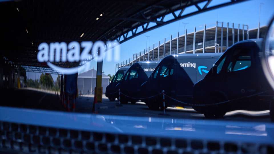 Amazon möchte in den kommenden Jahren mehr als 1.500 elektrische Lkw für das europäische Transportnetzwerk anschaffen, davon mehr als 500 in Deutschland.