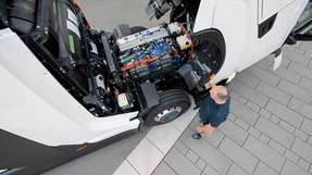 Ein Antriebssystem in einem wasserstoffbetriebenen Lkw: Ob dies eine wichtige Alternative oder eine Sackgasse ist, ist noch nicht klar.